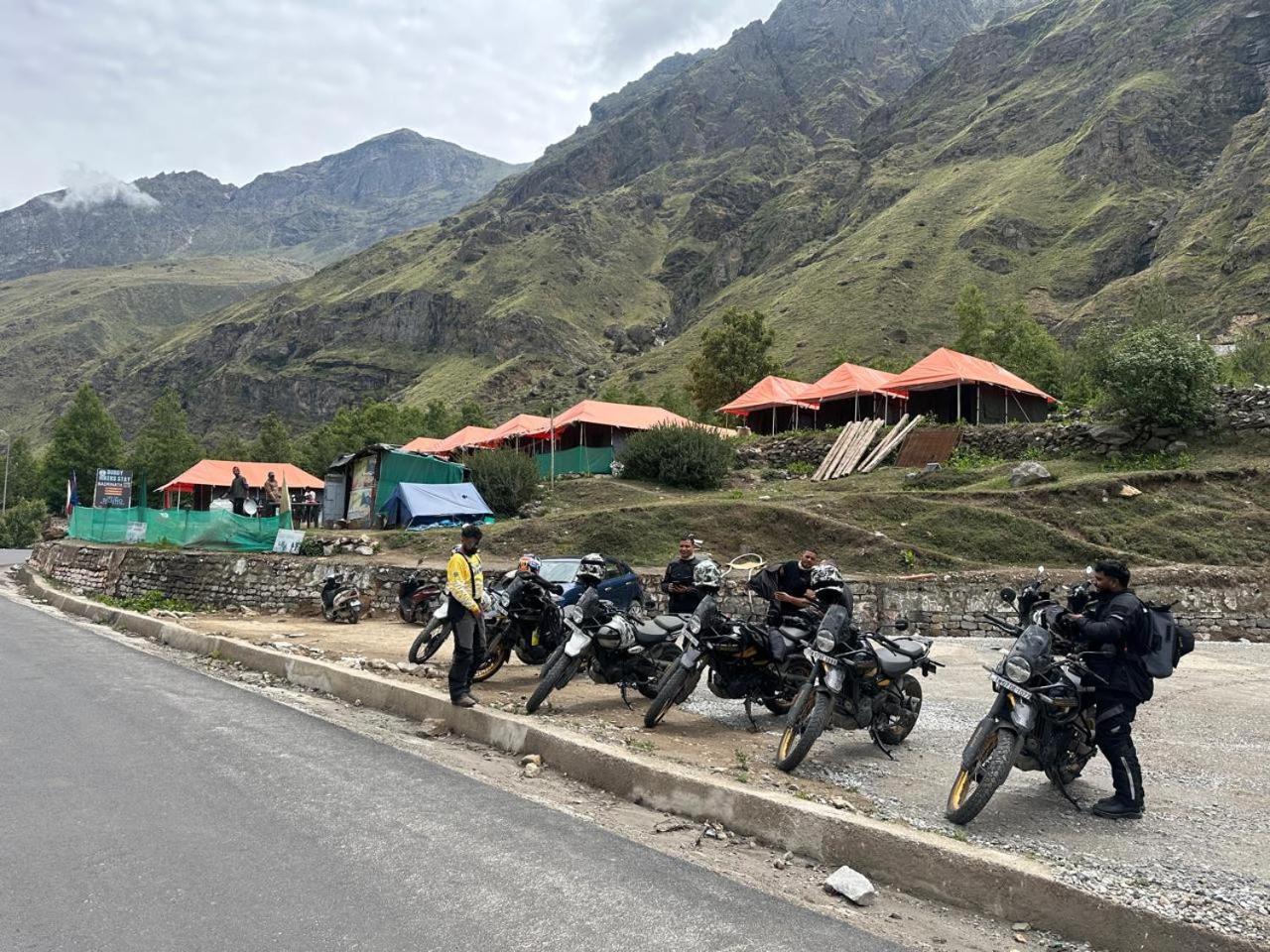 Buddy Hikers Stay Badrinath Ngoại thất bức ảnh